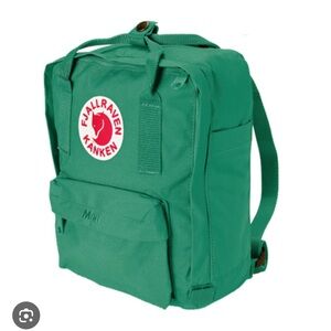 Fjallraven Kånken Mini Backpack in Vibrant Green